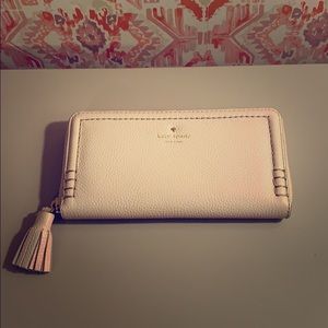 Kate Spade Orchard Street Lacey Wallet 😍